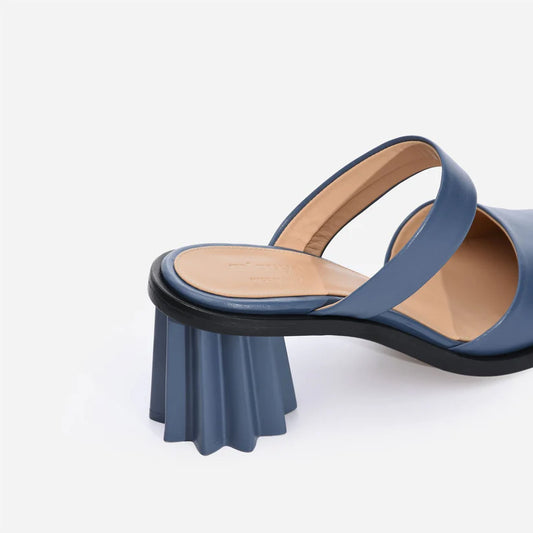 Play video Play 3D Viewer Pleated Heel Mule