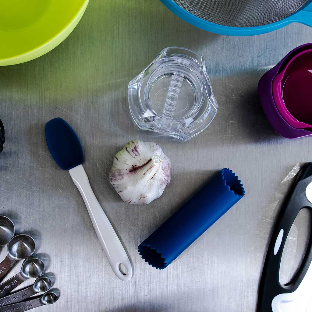 Premium Garlic Peeler Set – Food-Grade Silicone Garlic Roller with Cleaning Brush (2-Pack)